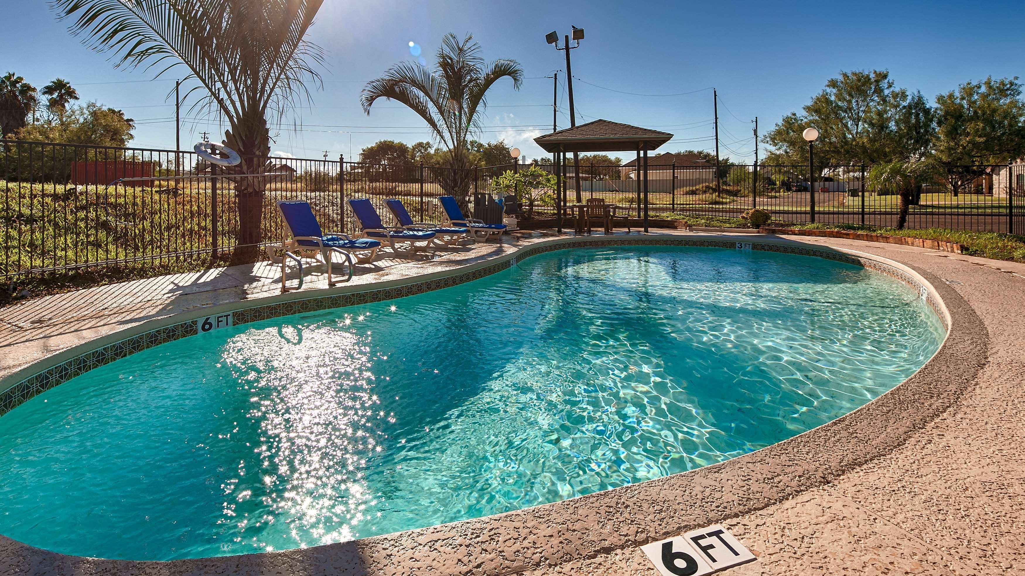Surestay Hotel By Best Western Zapata Facilities photo